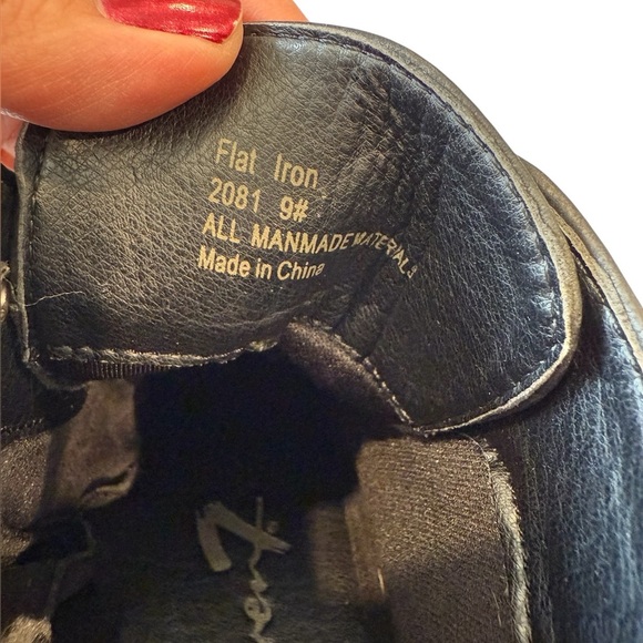 Ankle Boots black with Yellow Laces Sz 9, by se7en preppy clueless academia y2k - Picture 8 of 13